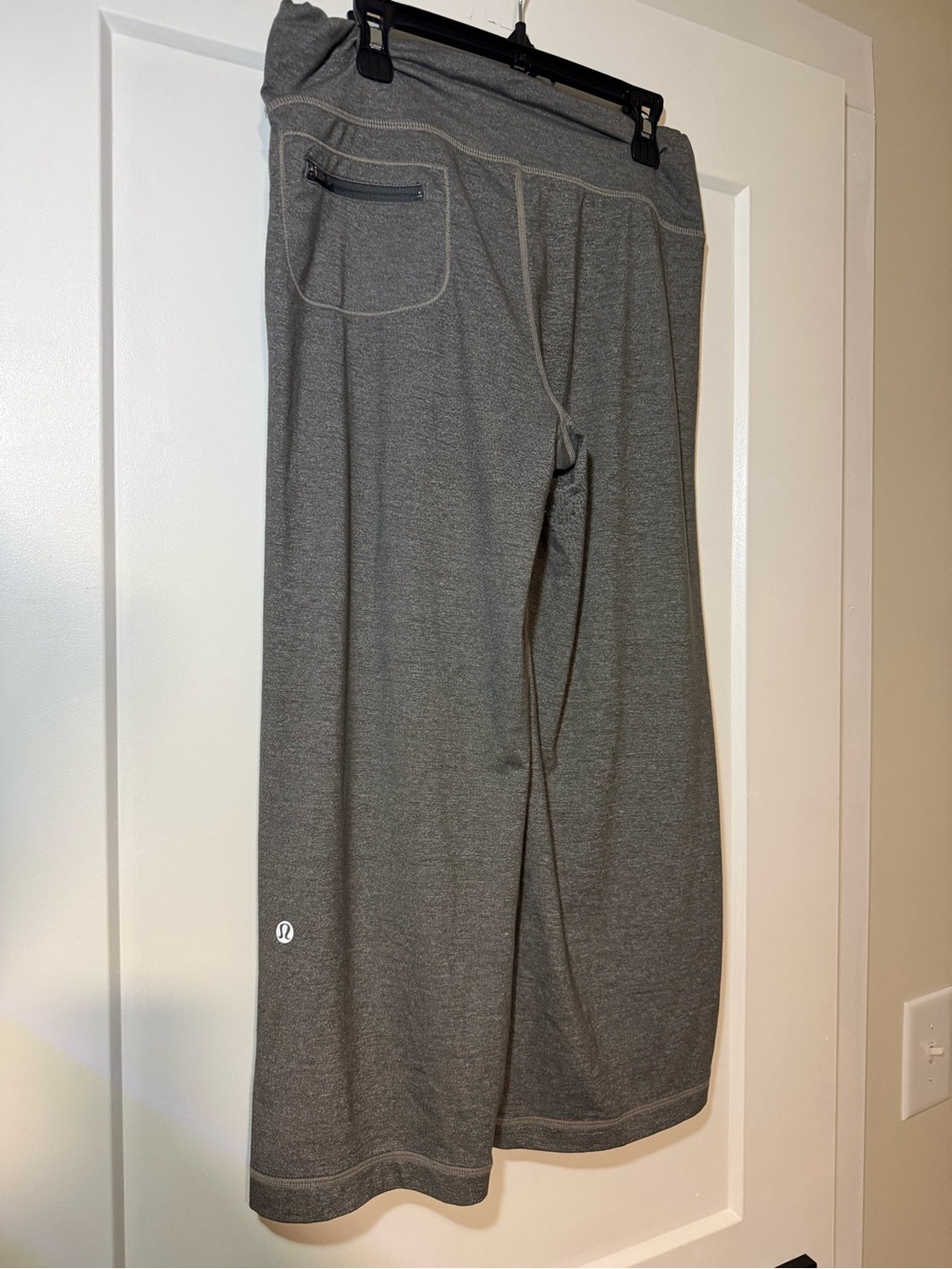 🍋 Lululemon Gray Wide-Leg Cropped Capri Lounge Pants